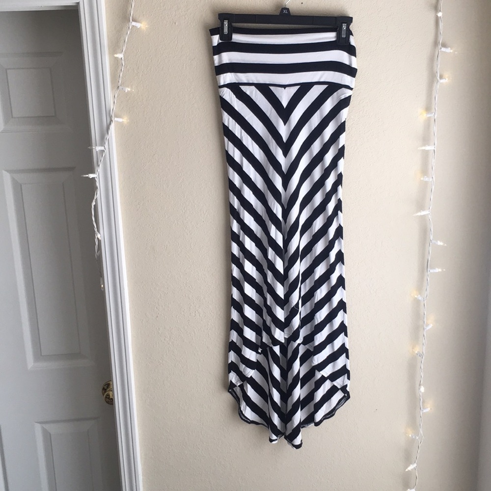 Candie’s black and white Chevron high-low skirt